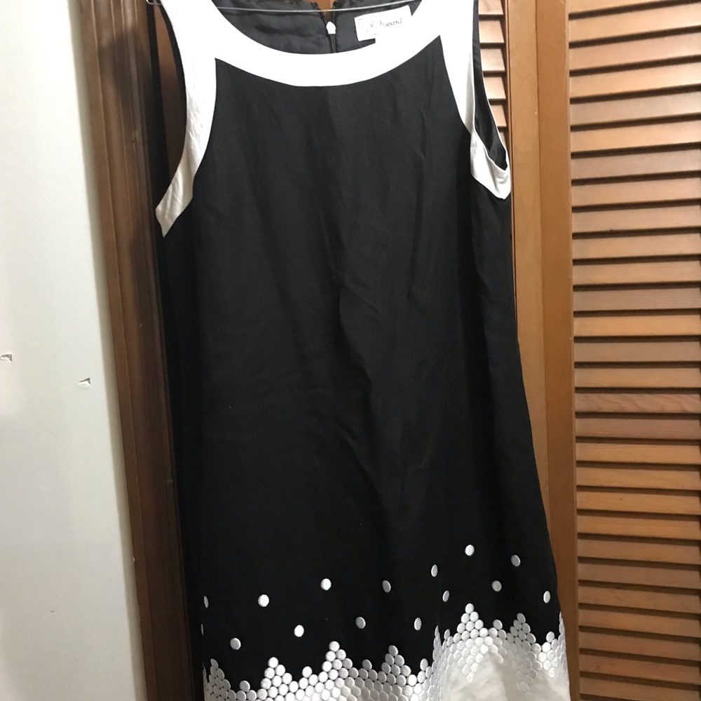 Black and white tank sleeve dress